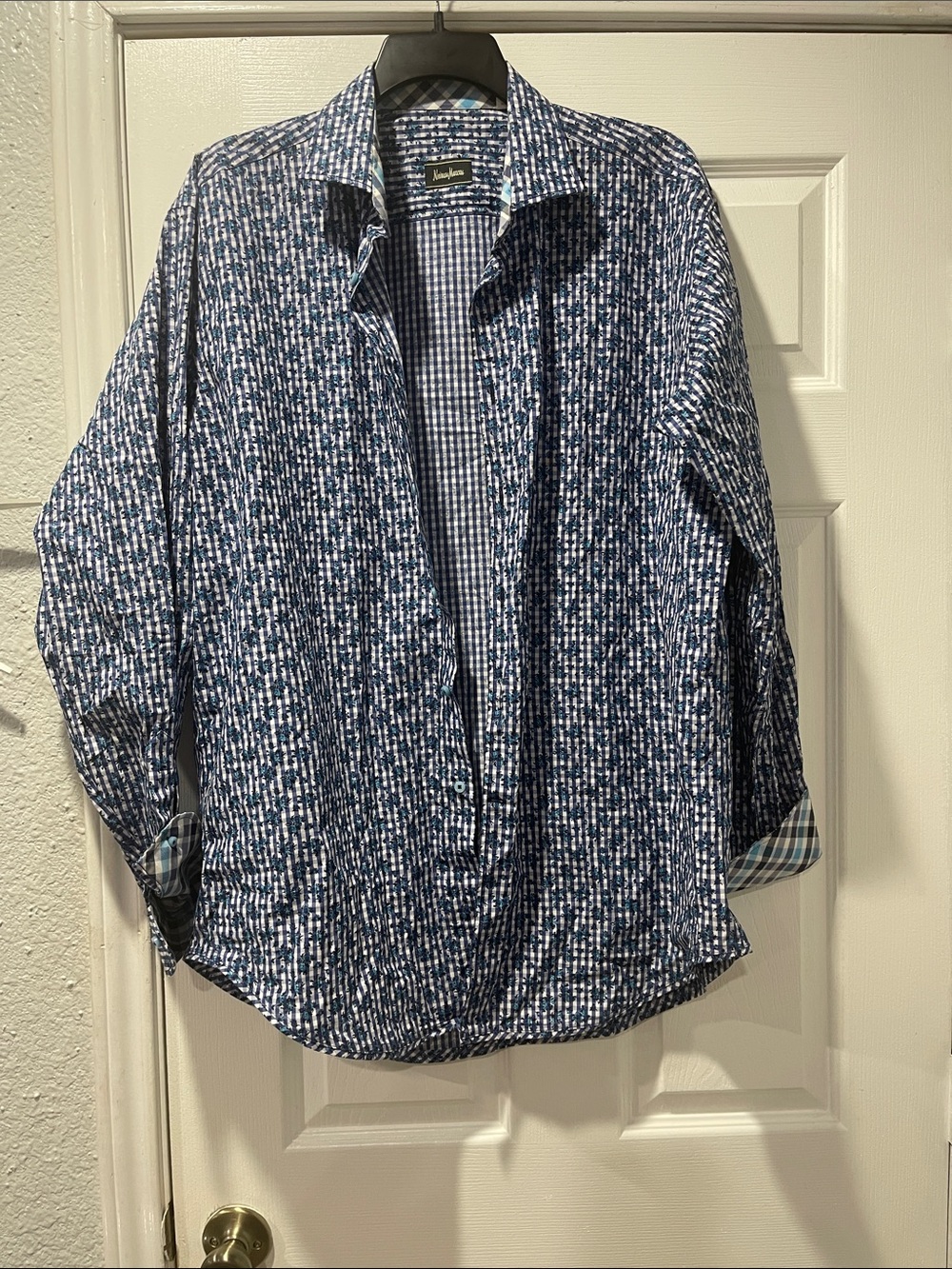 Neiman Marcus Blue & White Patterned Lightweight Button Down Shirt